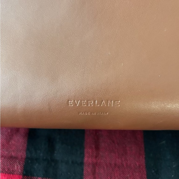 Everlane Tan Crossbody Bag with Adjustable Strap - Picture 3 of 6